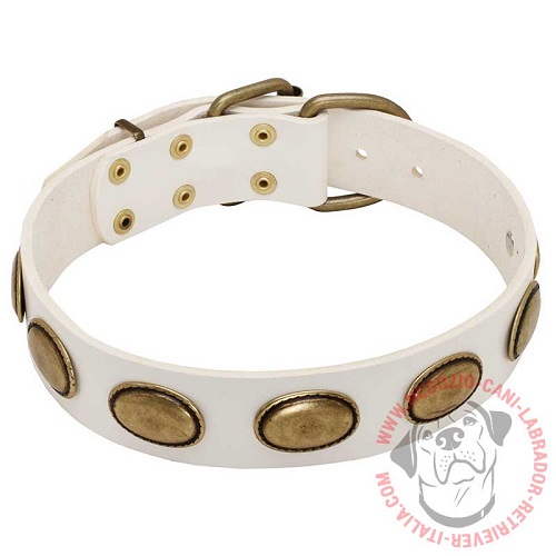 Collare in pelle bianca "Vintage Gem" per Labrador Retriever - Clicca l'immagine per chiudere